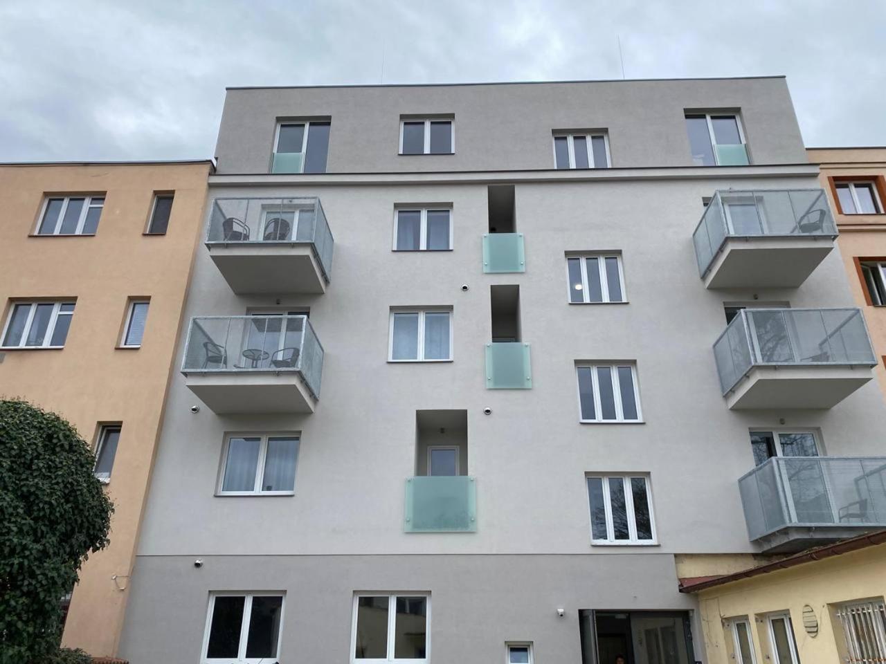 Perla Hradce Apartamento Hradec Králové Exterior foto