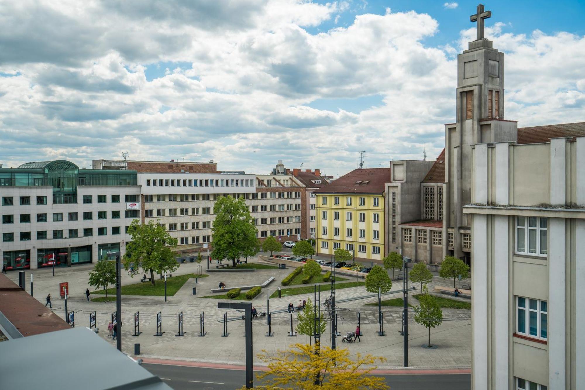 Perla Hradce Apartamento Hradec Králové Exterior foto